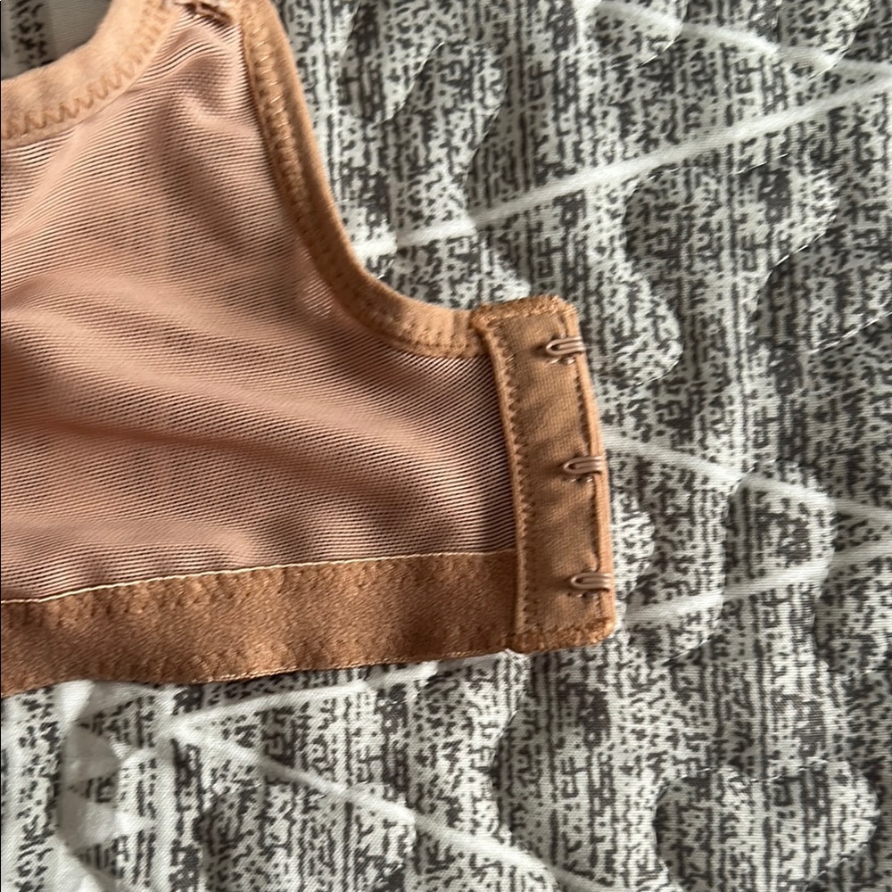 Elomi Tan Full-Coverage Bra with Molded Cups - Picture 3 of 4